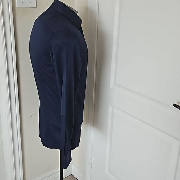 Le Chateau Men's Tailored Fit Button-Down Long Sleeves Shirt 15-15.5 XS Navy Blu - Picture 5 of 16